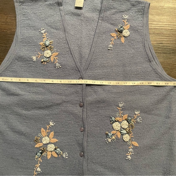 Vtg Cottagecore Women’s Size L Sweater Vest Wool Blue Floral Ribbon Embroidery - Picture 5 of 9
